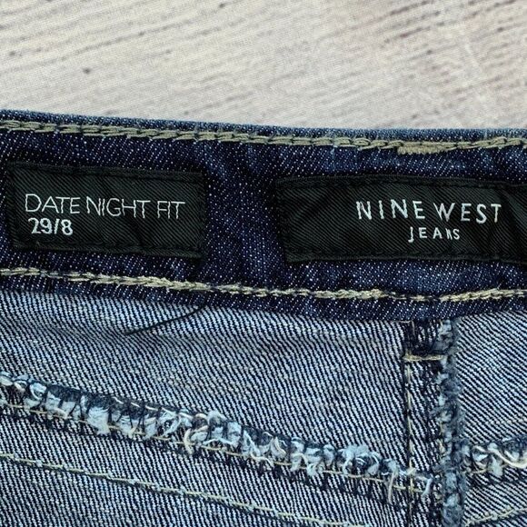 Nine West Jeans Shorts 29 8 Dark Wash Thick Stitch Rhinestones Date Night Fit - Picture 9 of 11